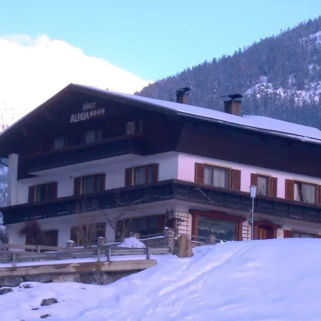 Haus Alpina 民宿 Häselgehr