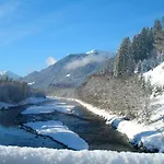 Haus Alpina *