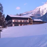 Haus Alpina *